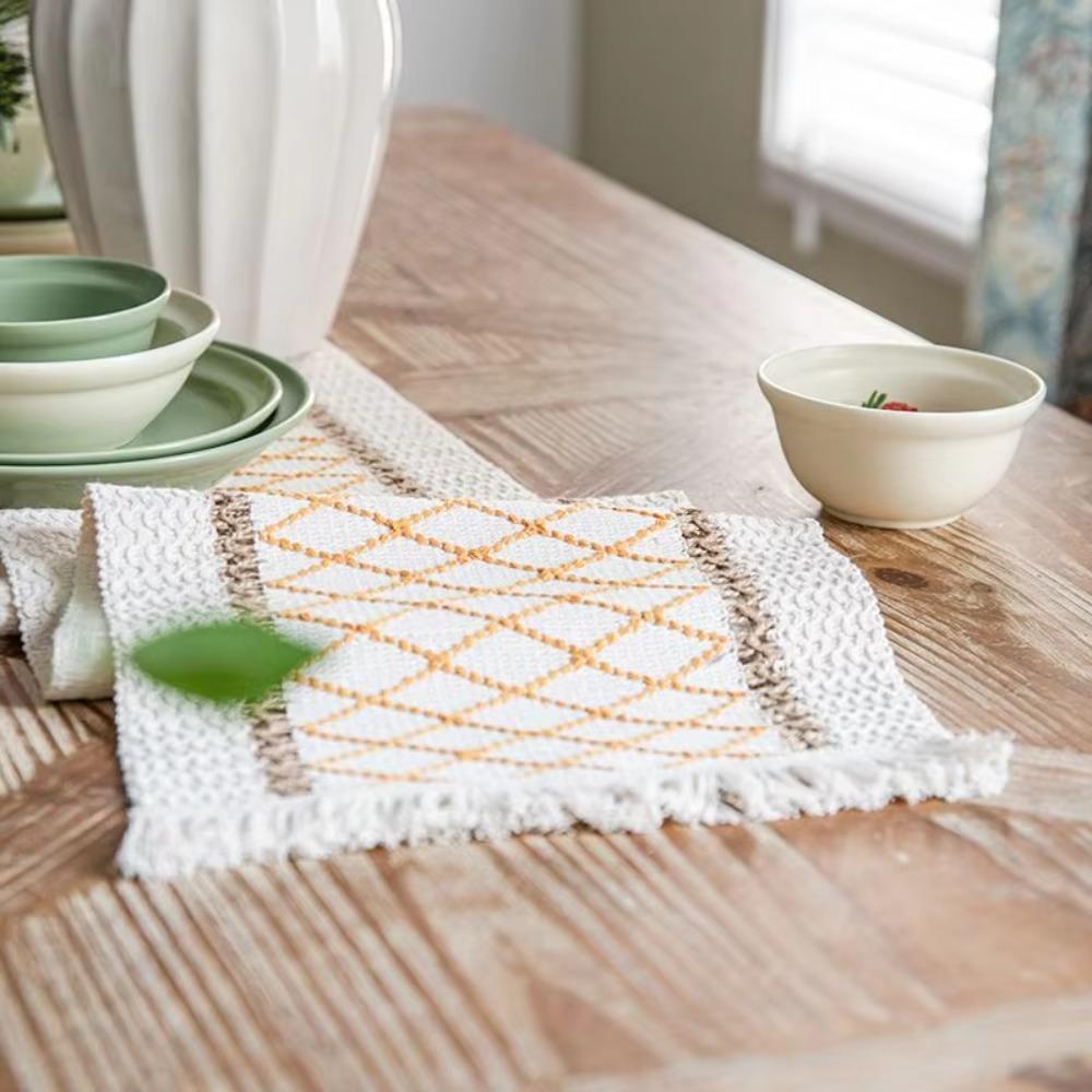 Nordic Style Bohemian Table Runner Diamond Pattern with Tassel Table Cover Cotton and Linen Rustic Christmas Table Cloth
