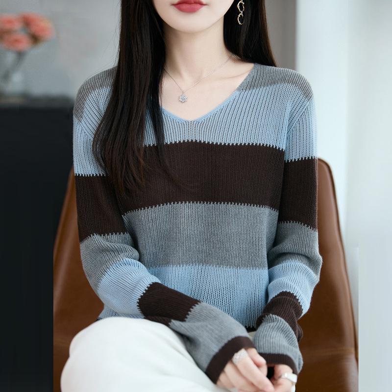 

Women s V-Neck Striped Knit Sweater - Long Sleeve, Slimming, Loose Fit for Autumn Medium