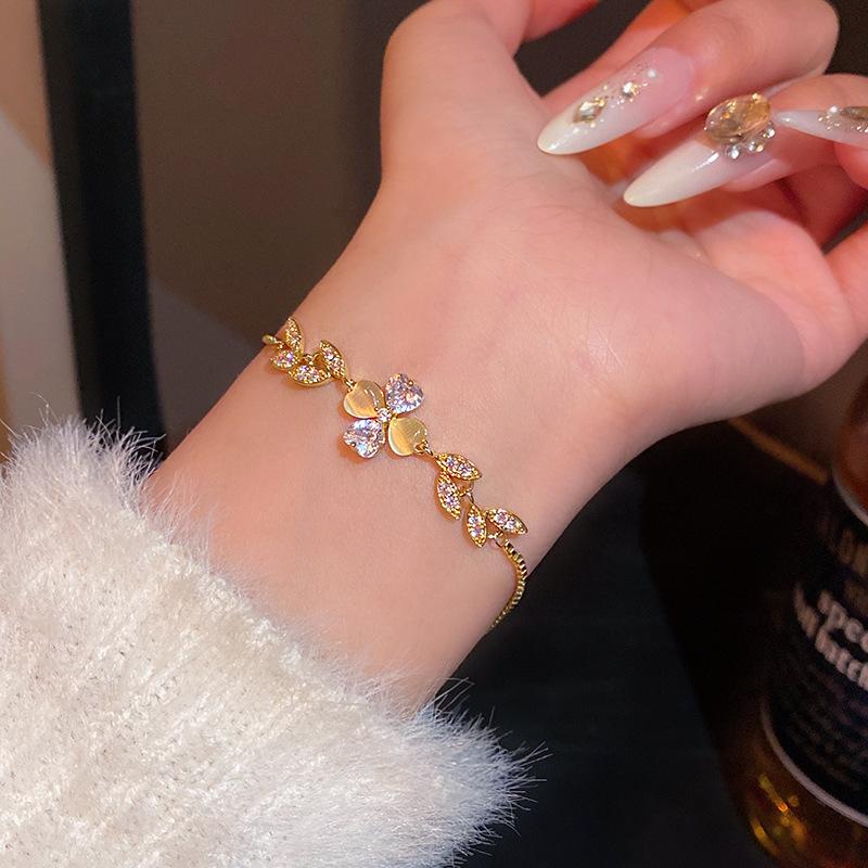 Ultra-shiny Bracelet - Stylish and Luxurious High-end Crystal Pendant Jewelry for Girls