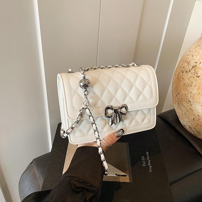 

Niche shoulder bag women s summer new popular versatile messenger fashion diamond chain small square bag белый