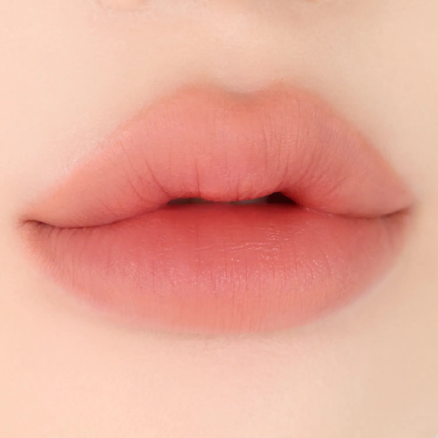 

VDL Lipstain Essential Over Liner 0.35g 03 Ginger Beige