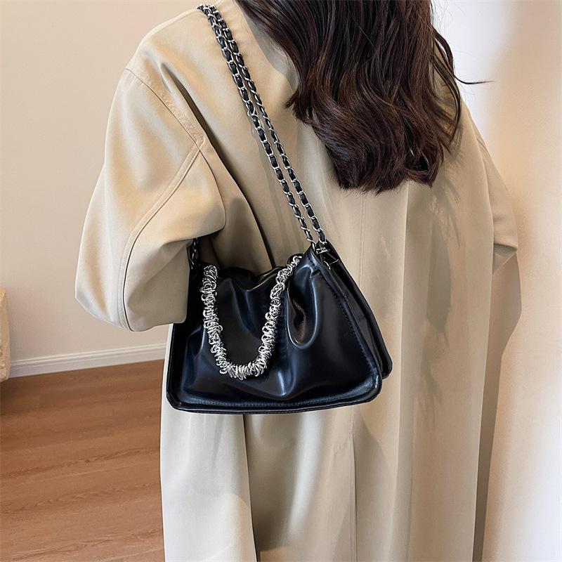 Trendy Chain Women Shoulder Bags  New Pleated Soft Leather Zipper Handbags Female Commuting Versatile Cloud Bags