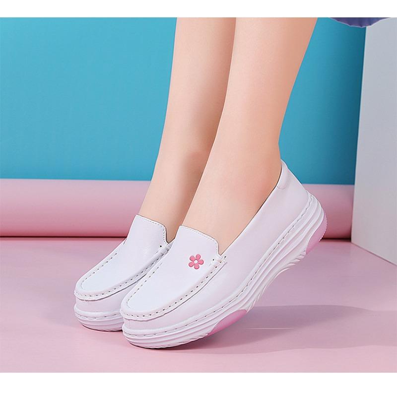 Nurse Shoes for Women with Soft Sole, Breathable Flat Bottom, Thick Sole, Anti Slip, Autumn and Winter Medical Work Shoes with Added Fleece