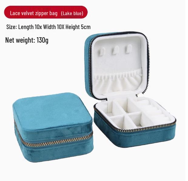 

Compact Velvet Travel Jewelry Box – Minimalist Organizer for Rings & Accessories