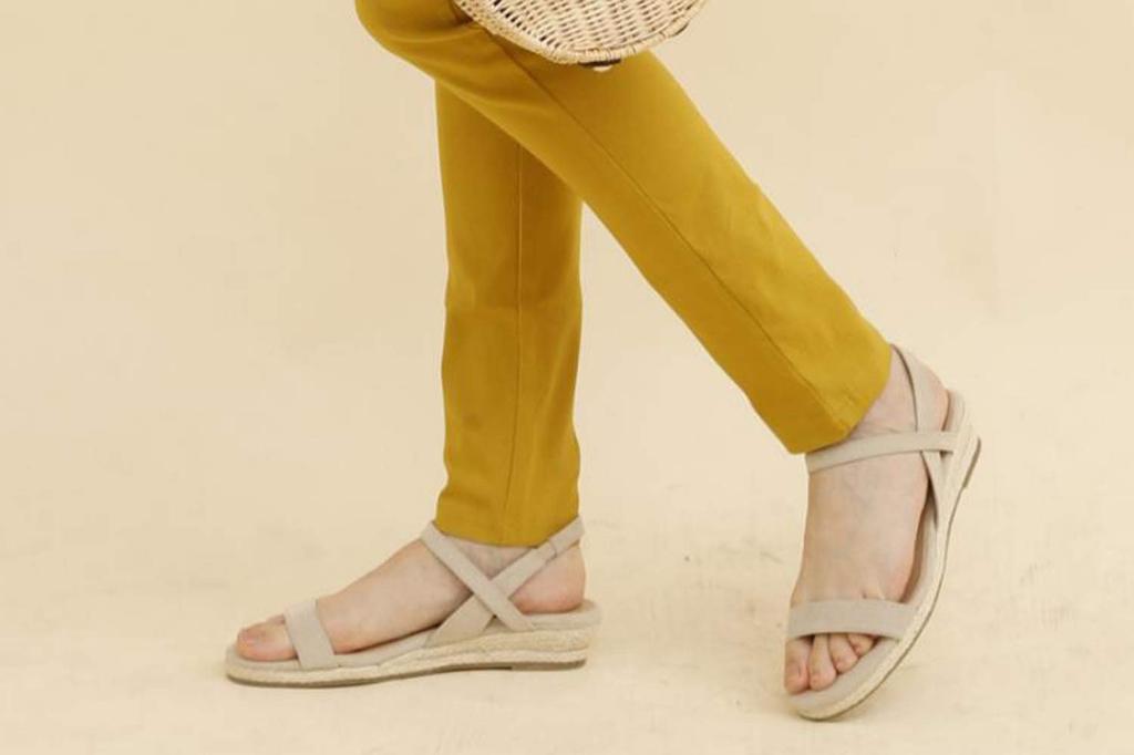 Leggings That Have Sold Over Units Are Now Available with Stretch Leggings with Pockets [Imoha] The 300,000 Pockets! High-waisted (Yellow, M)