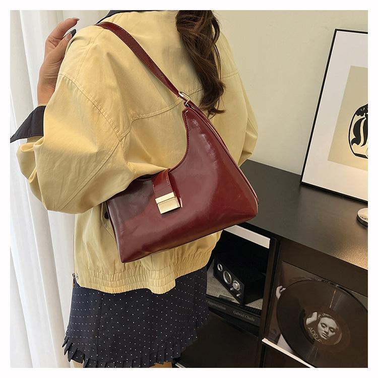 French Vintage PU Leather Underarm Bag for Women Casual Solid Color Shoulder Bag Simple Ladies Crossbody Hobos