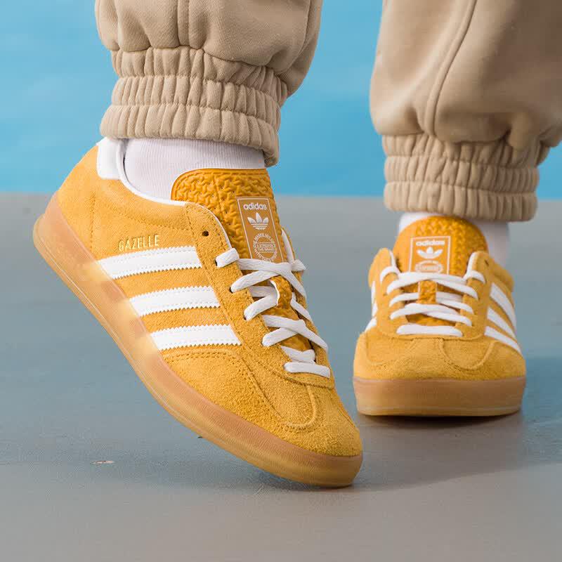 Adidas GAZELLE Women s Low-Top Sneakers 39