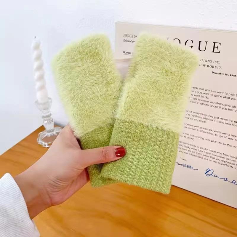 Plush plush half-section half-finger gloves women's winter warm wrist guards dew fingers students typing and writing solid color