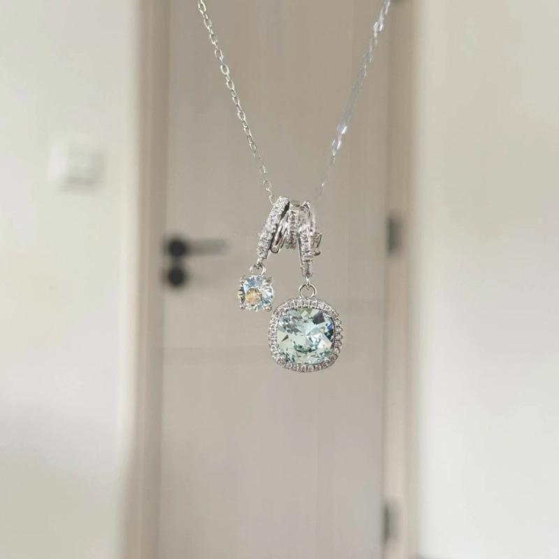 Exquisite traumhafte und quadratische Zirkon-Halskette Romantischer hellblauer Zirkon-Anhänger Mode-Halskette Hochzeit fein
