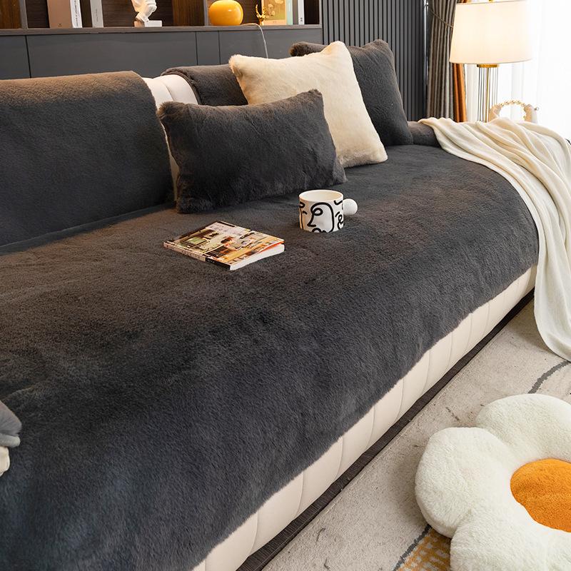 

Skin Friendly Plush Sofa Cover Cloth Thickened Anti Slip Light Luxury Sofa Cushion Cover for Autumn and Winter Seasons 70x70cm сірий
