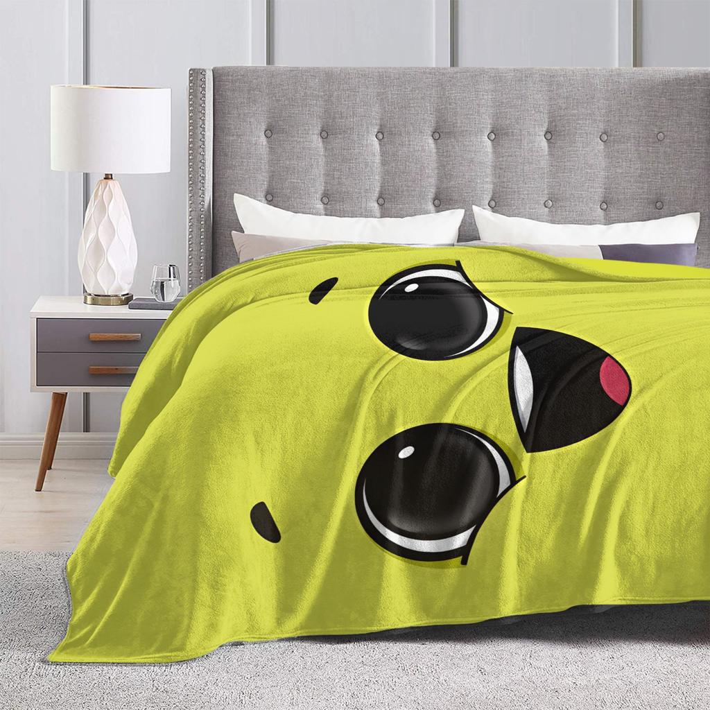 Cartoon Face Meme With Big Eyes Blanket Girls Flannel Bedding Throws For Couch Bed Warm Comfy Design Quality Bedspread Gift