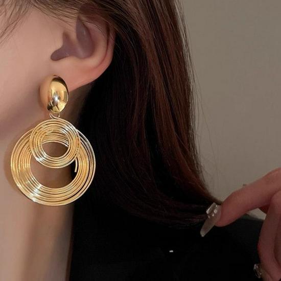 Retro High-End Metal Circle Earrings - Exaggerated Style