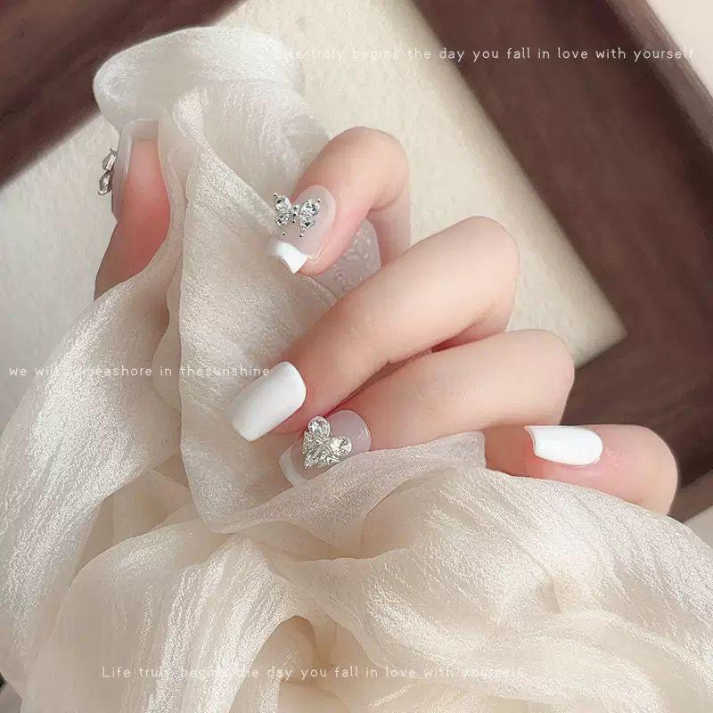 Fertige Maniküre Liebe: Glänzende Strass Schmetterling & Zirkon Nailart Dekorationen