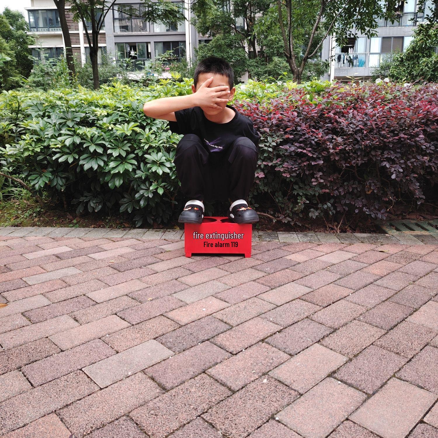 

Heavy-Duty Fire Extinguisher Box Set: 4kg Extinguisher + 358kg Fire Box, Two-Pack, Red Metal