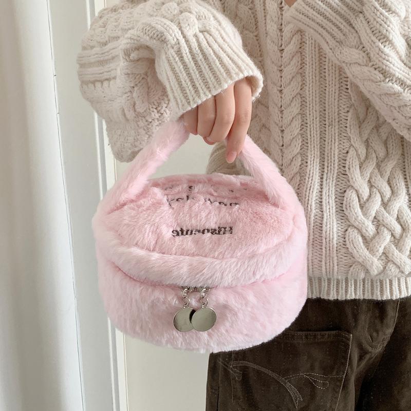1 Pc Large Capacity Travel Toiletry Organizer Kawaii Strawberry Plush Makeup Bag Cute Cosmetic Pouch Storage Case For Women