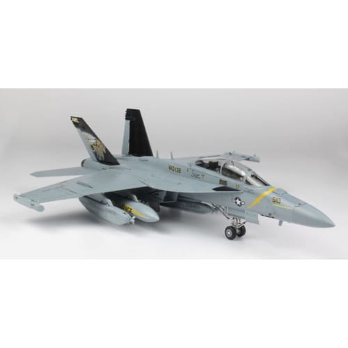 PLATZ/Italeri 1/48 Scale U.S. Navy Electronic Warfare Aircraft EA-18G Growler VAQ-138 Yellow Jackets Plastic Model TPA-17