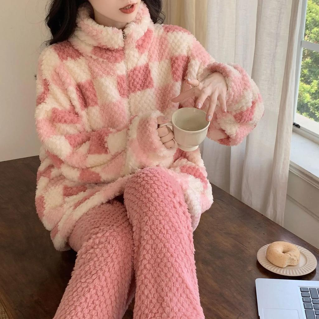 Thickened Coral Velvet 2-piece Pajamas Set, Large Size Flannel Pajamas, High Collar Trousers Set, Home Clothes, Women's Warm Home Clothes