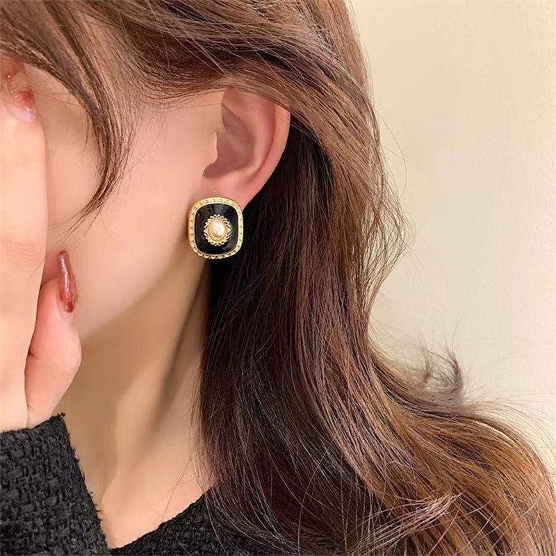 New Square Black Enamel Oil Stud Earrings for Women Party Elegant Oval Imitation Pearl Charms Earrings Vintage Trendy Jewelry