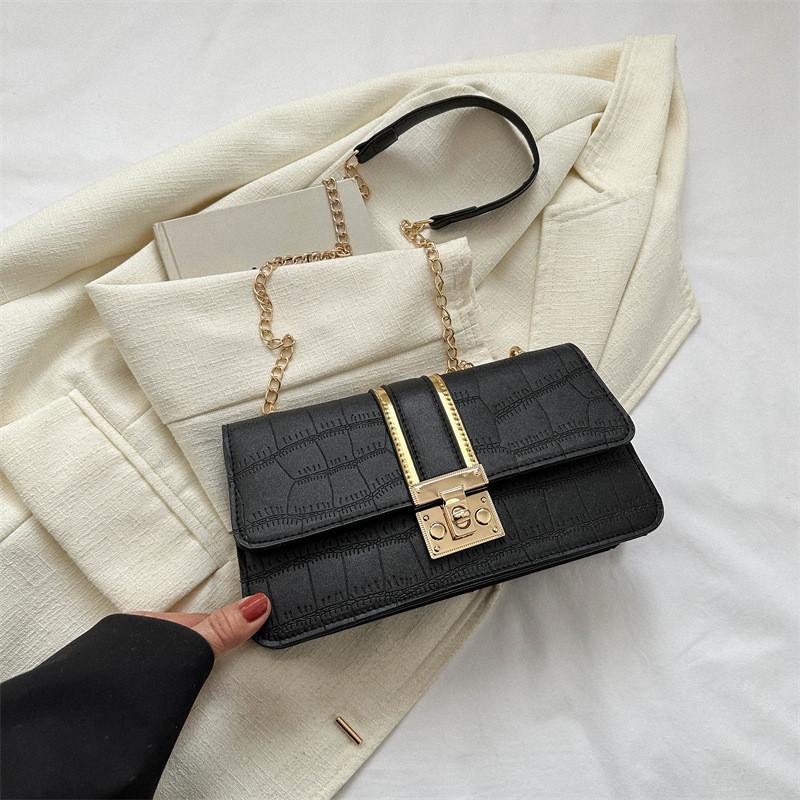 Trendy Women's Shoulder Bag Stylish Chain Crossbody Bag Fashionable Small Square Bag