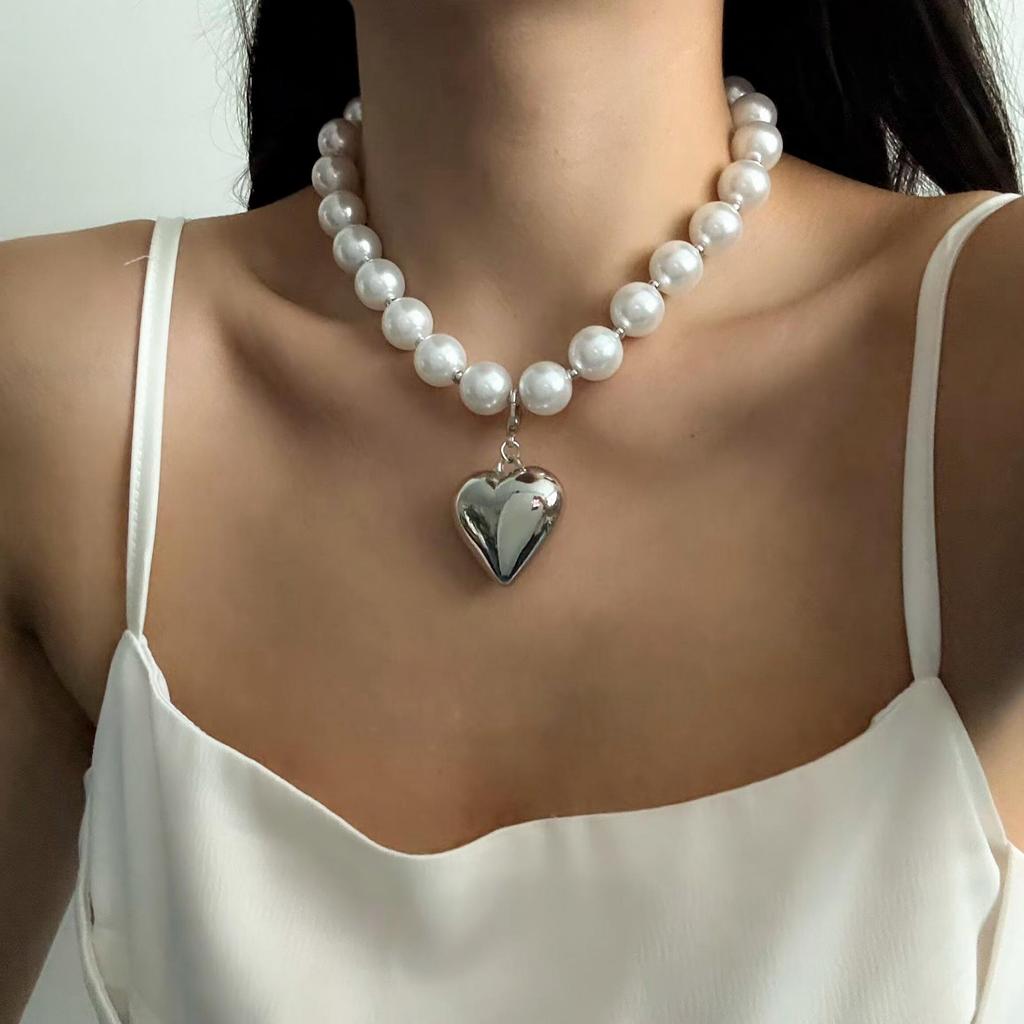 Exaggerated Punk Choker: Large Beaded Geometric Necklace for Women