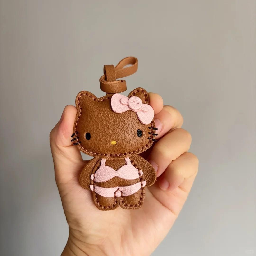 

Bag Charm Cartoon Sweet High-End Backpack Keychain Mobile Phone Leather Hanging Chain Birthday Gift