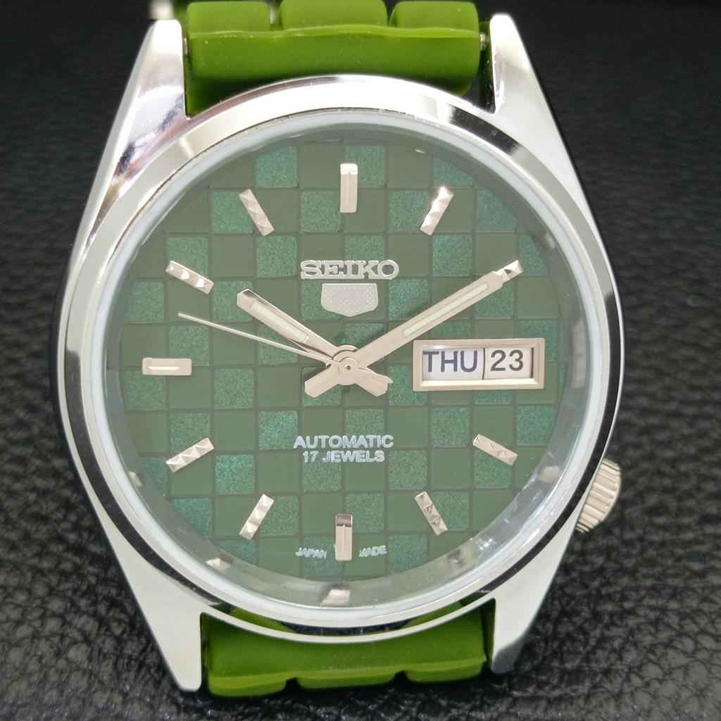AUTOMATIC VINTAGE REFURBISHED SEIKO 5 JAPAN MENS GREEN DIAL WATCH a440433-4 Sk-a440433