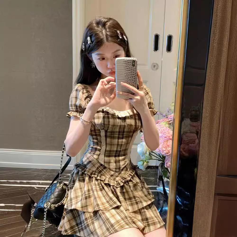 Letní kostkovaný retro oblek 2024: Elegantní košile s krátkým rukávem a volánová nadýchaná sukně pro ženy