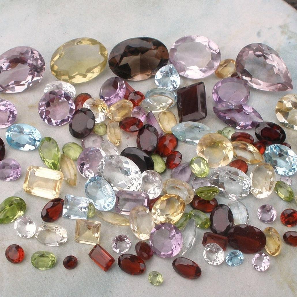 

Over 100 Carats Parcel Lot of Loose Natural Semiprecious Gemstones 3-12MM синій