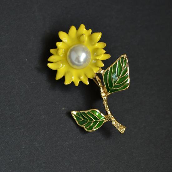 Faux Pearl Sunflower Brooch Zinc Alloy Flower Lapel Pin Sweater Cardigan Coat Business Suit Decoration Men Women Clothing Accessories