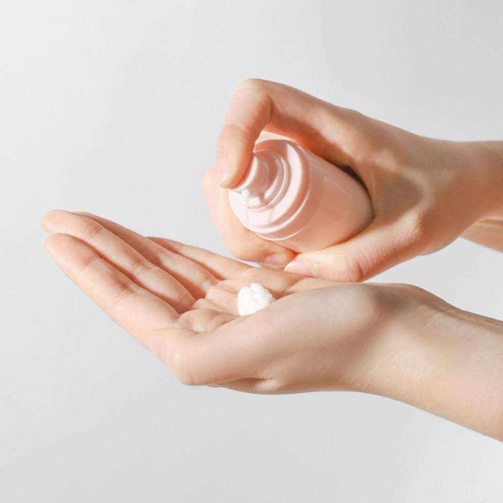 Inverted Lotion Bottle with Locking Cap Screw Bottle Mouth Design