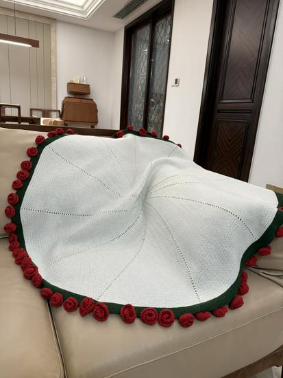 Handmade Thick Fleece Rose Bouquet Flower Yarn Blanket for Office Nap - Knitted Gift for Best Friend