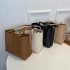 1 Pcs PU Leather Underarm Bag Simple Women Large Capacity Bag Shopping Travel Elegant Unisex Tote Bags Trend Retro Solid Color
