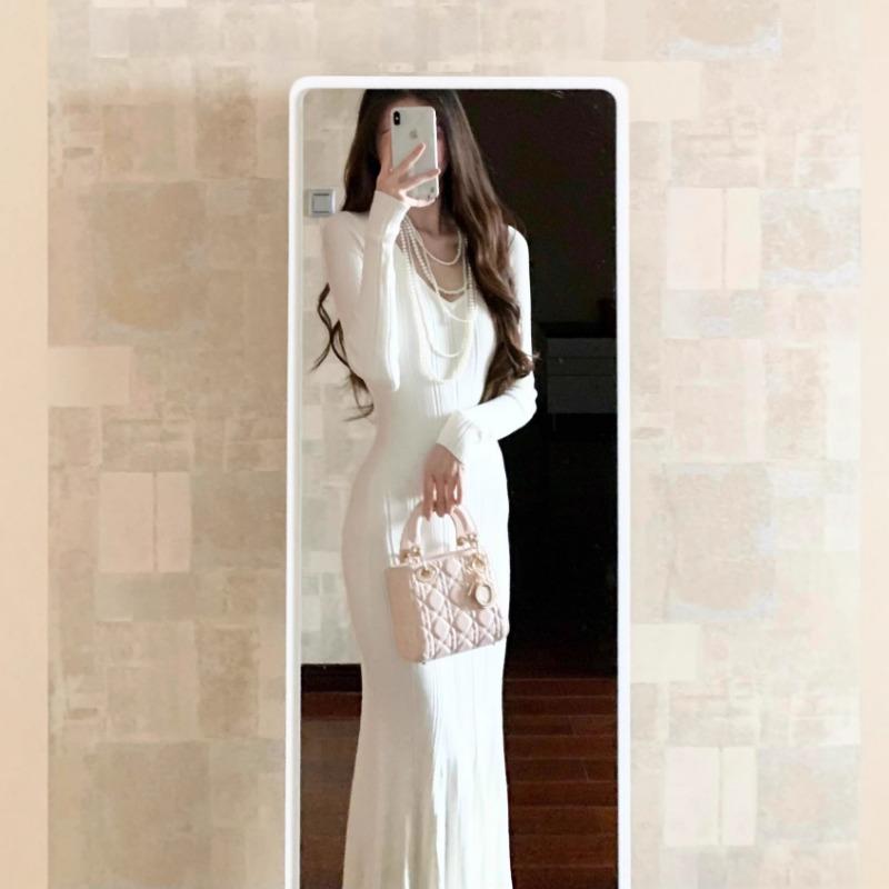 [] Beautiful chic dress autumn retro high-end knitted long dress unique temperament imperial sister skirt