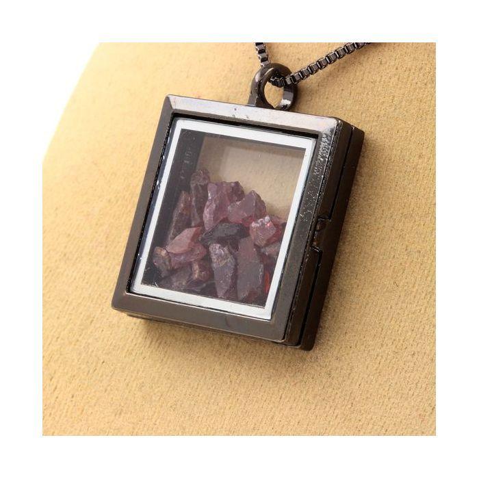 Stones and Minerals. Raw Rhodolite Garnet Necklace. Square Model. Color Black.