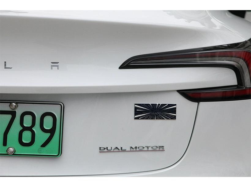 Tesla Model 3/Y/S/X Aluminiumlegierung Zeittunnel Hecketikett Dekorationsaufkleber