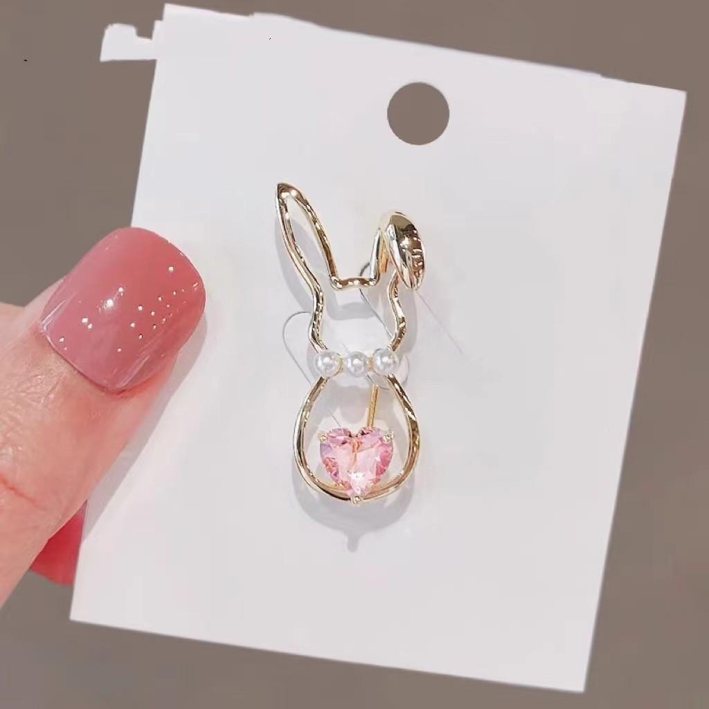 Japansk utsøkt kjærlighet metall kanin brosje design Sense Søt enkel dress brosje anti-lys fast krage pin