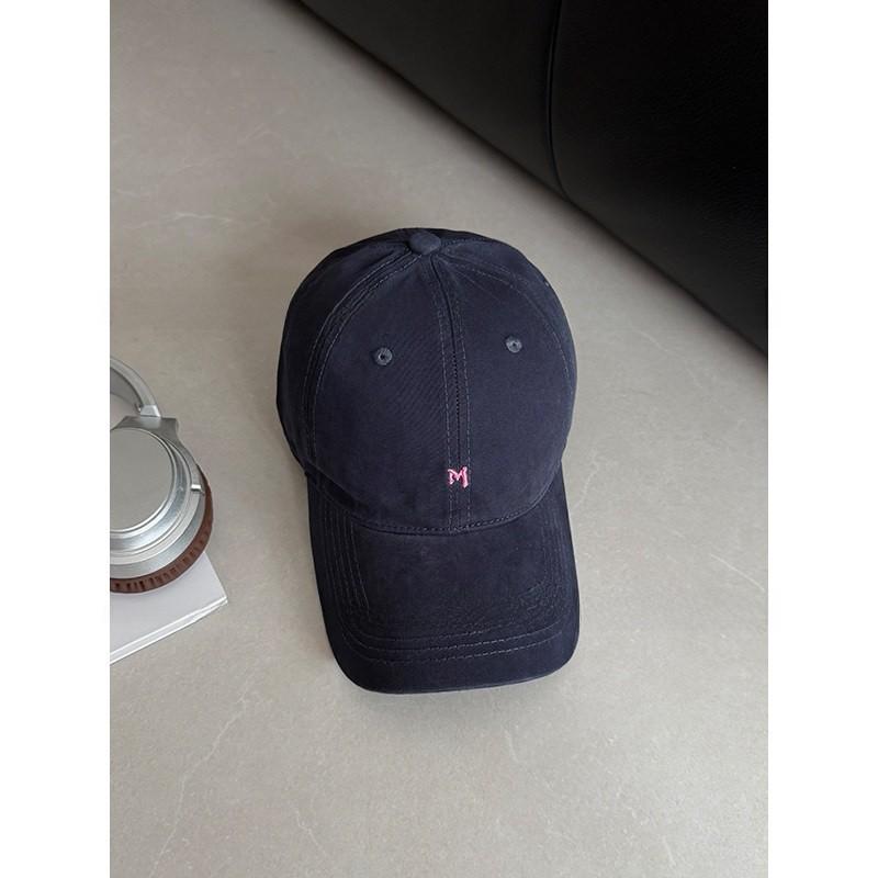 

Cap With Embroidered Lettering For Casual Spring And Summer Wear темно-синього кольору