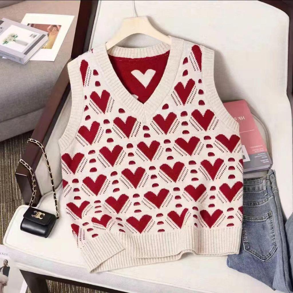 Heart Autumn Winter Women's Knit Vest: Trendy College Style Sweater for 2025