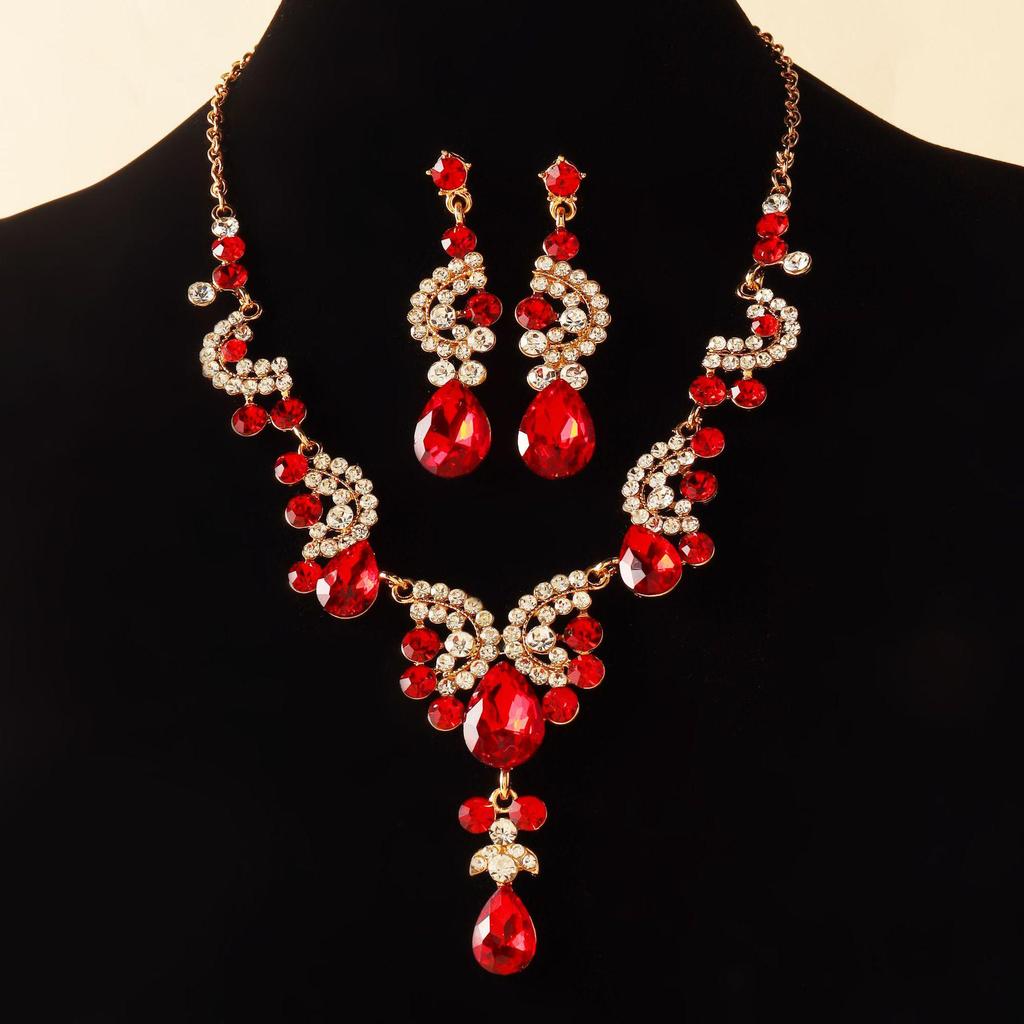 European & American Sparkling Water Drop Necklace & Earring Set: Light Luxury Fashion for Wedding Dress