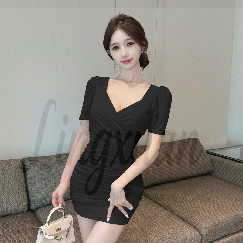 

Chic Mesh Low-Cut Short-Sleeve Dress: Trendy Cinched-Waist, Hip-Hugging Skirt for a Fashion-Forward Look M чёрный