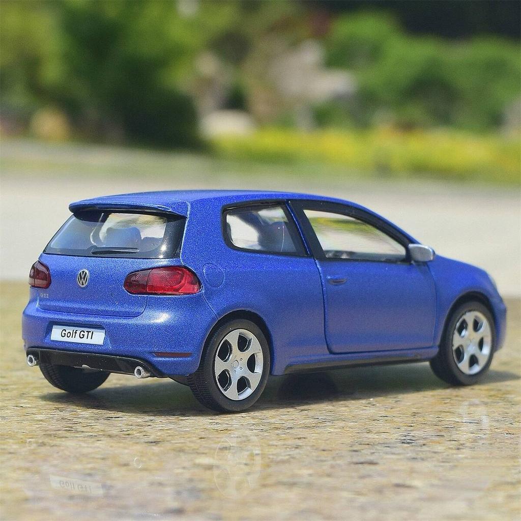Volkswagen Golf GTI 5palcové kovové auto simulace odlévaný a hračkový vůz RMZ city 1:36 dárků ze slitinových modelů pro děti