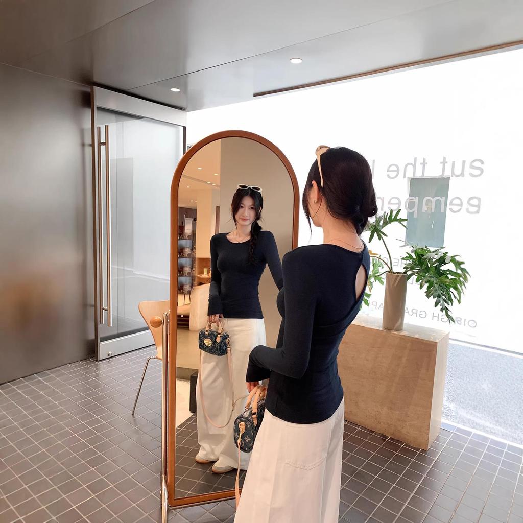 Elegant Slim Fit Long-Sleeve Round Neck T-Shirt for Women - Autumn/Winter Korean Style Base Layer