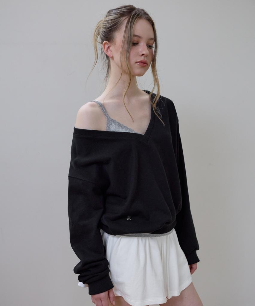 Rosefranz Deep V-Neck Sweatshirt [Black]