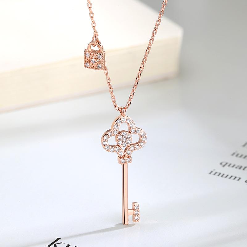 European & American Style Minimalist Key Lock Pendant Necklace with Micro-Paved Zircon Choker for Women