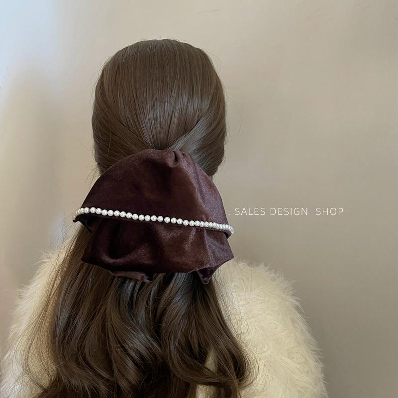 Luxury Retro French Velvet Pearl Claw Hair Clip for Women