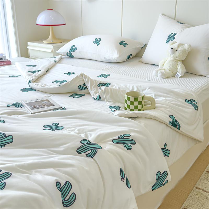 Garden Florals Pattern Quilt Summer Air Conditioning Thin Comforter Cute Rabbit Printed Soft Quilted Quilt for Kids Boys Girls