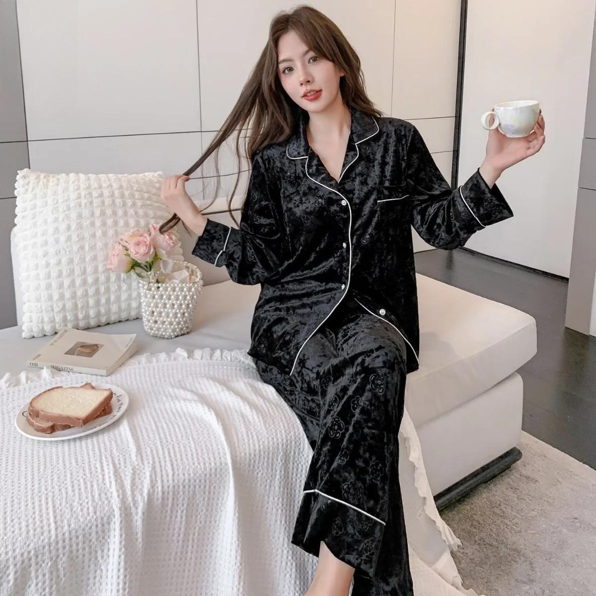 

Autumn Winter New French Pajamas Women s Long Sleeve Trousers Can Be Worn Outside Embossed Gold Diamond Velvet Home Clothes XXL чорний