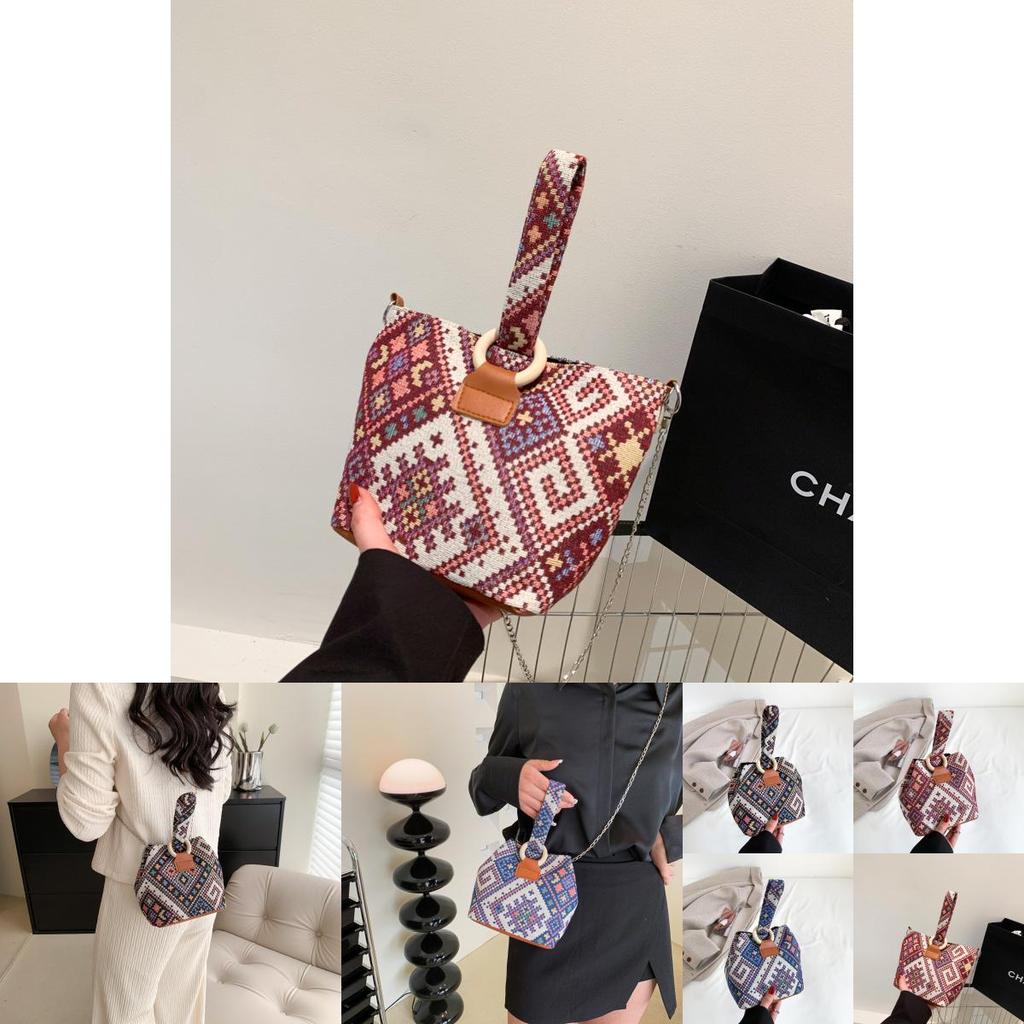 Fashionable Medium Bucket Bag 2023 Summer Collection Casual Commuting Crossbody Bag