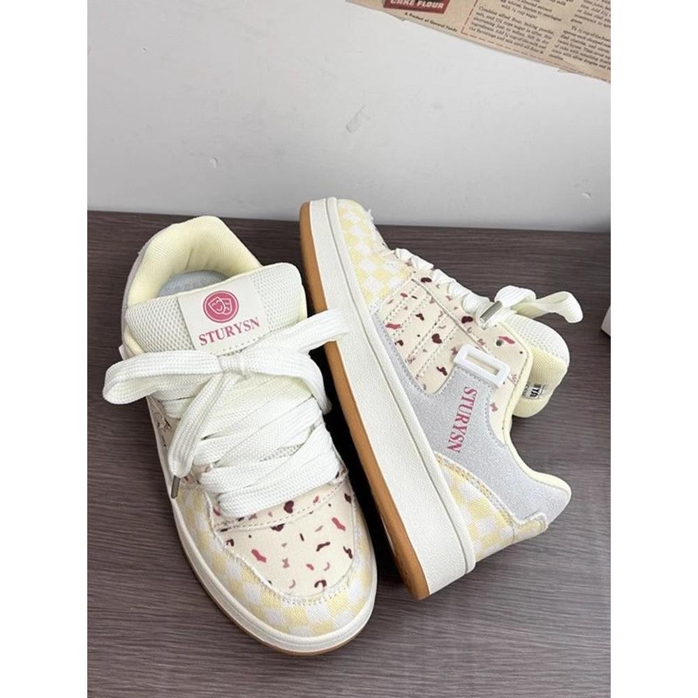 Cranberry Color Matching Platform Bread Shoes Women's Cute Versatile Casual Board Shoes New Little White Shoes