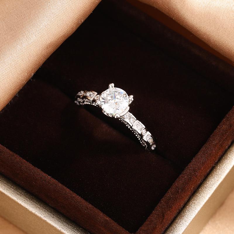 925 Silver Plated Classic White Zircon Four-Prong Ring for Women, Wedding Engagement Anniversary Jewelry Gift.